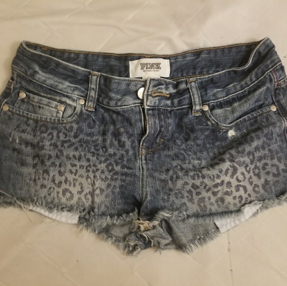 VS PINK Cut Off Shorts - Picture 1 of 1